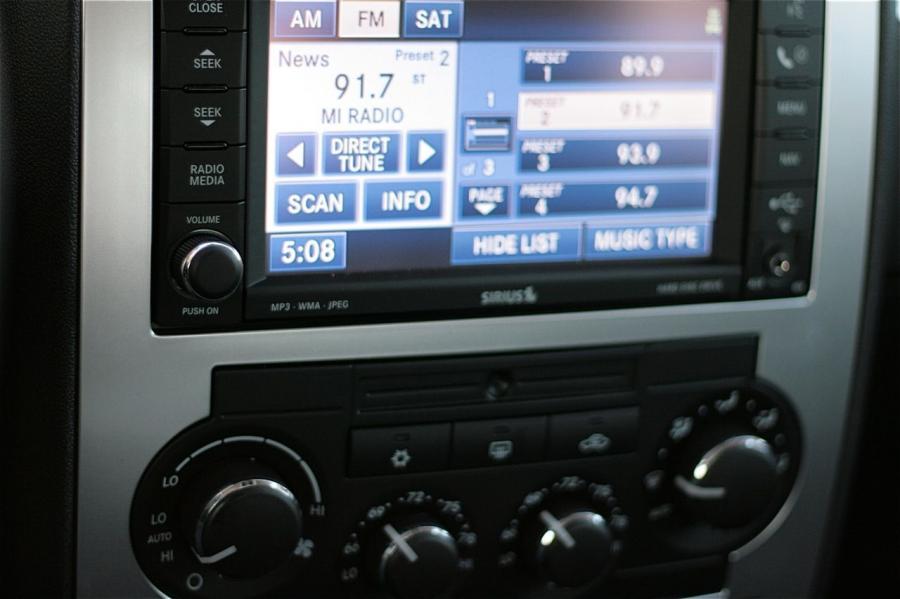  Dodge Charger SXT 3.5 2009 года  (фото 14 из 30)